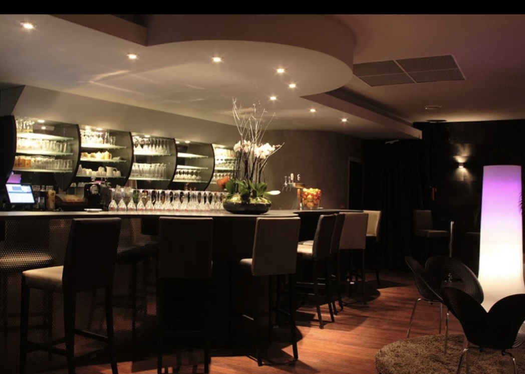 Soho Bar à Lille équipé d'une caisse enregistreuse tactile NF525 par TEC-ENCAISSEMENTS