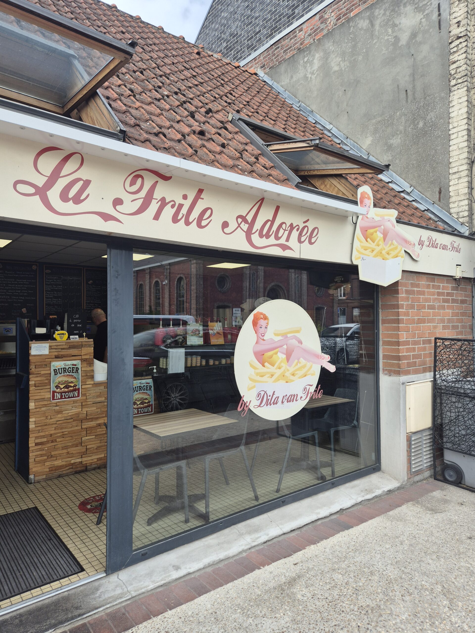 La Frite Adorée friterie à Baisieux équipée d'une caisse tactile NF525 par TEC-ENCAISSEMENTS